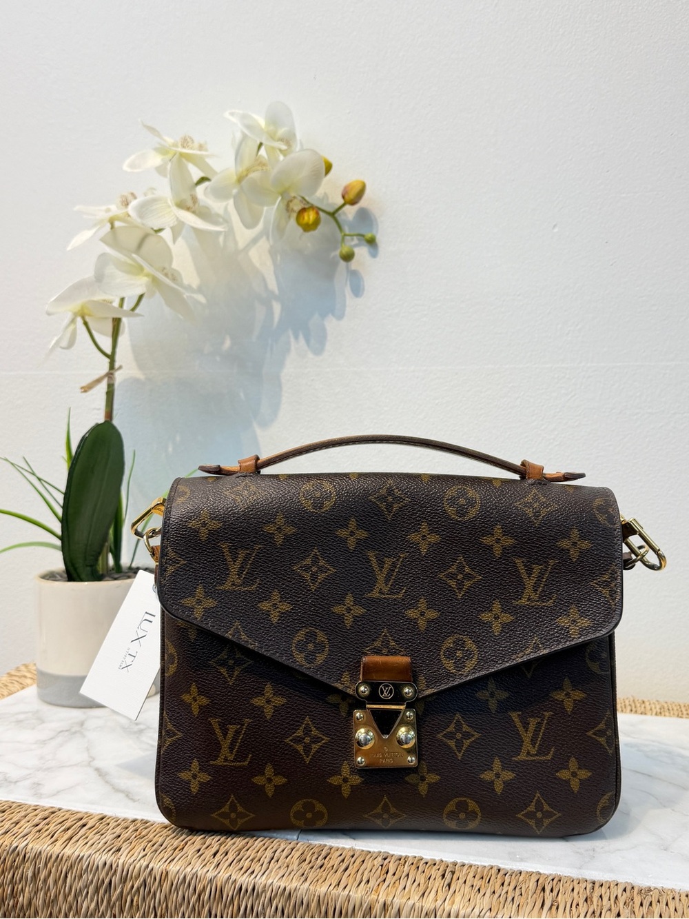 Louis Vuitton Pochette Metis Monogram Canvas Crossbody Bag